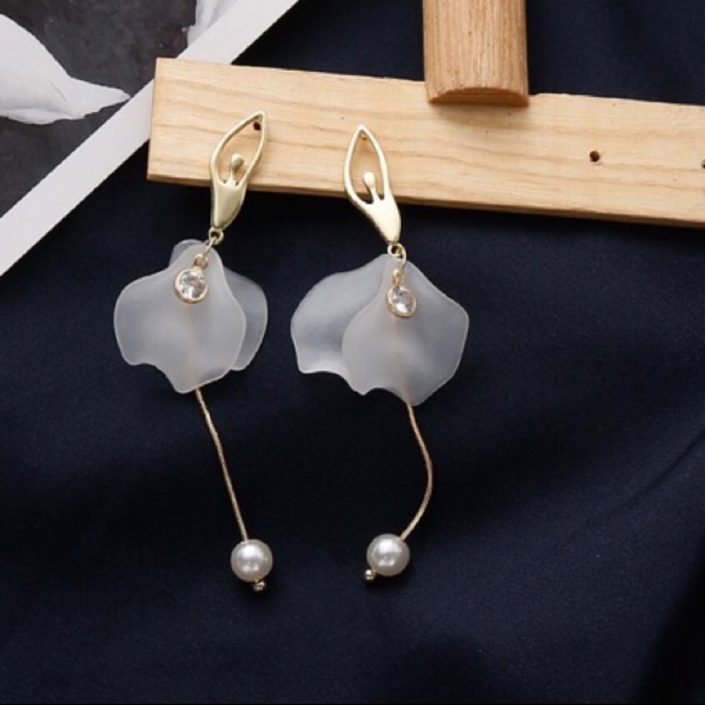⭐️Golden Ballet Dancer Earrings—LAST ONE - Picture 7 of 8